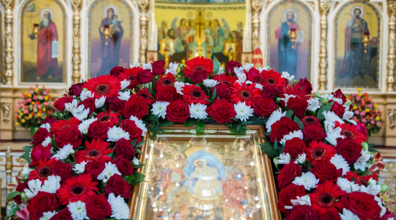 Пасхальные богослужения в кафедральном соборе Александра Невского
