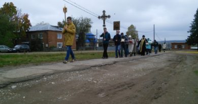 Село Первомайское Воткинского района в воскресенье 1 октября освятилось первым в истории села Крестным ходом