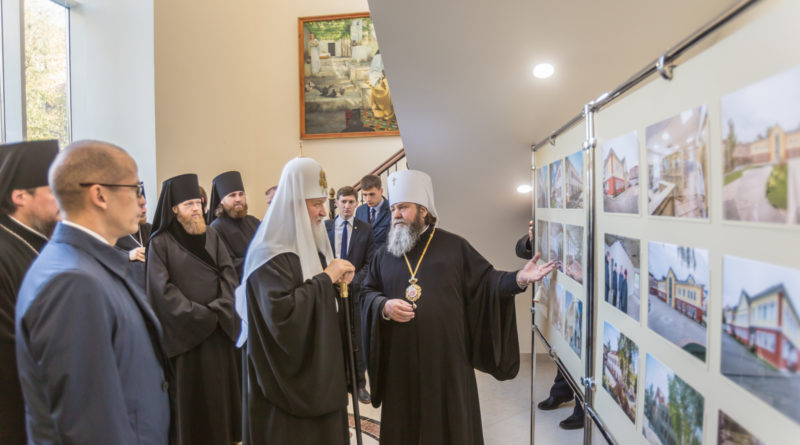Святейший Патриарх посетил Ижевское епархиальное управление
