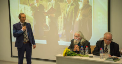 В библиотеке УдГУ состоялась презентация научной монографии протодиакона Михаила Атаманова