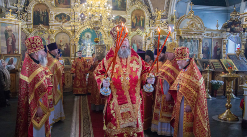 В светлый четверг правящий архиерей посетил Преображенский храм г. Воткинска