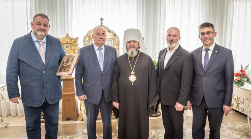 Члены Общественной палаты Удмуртии поздравили митрополита Викторина