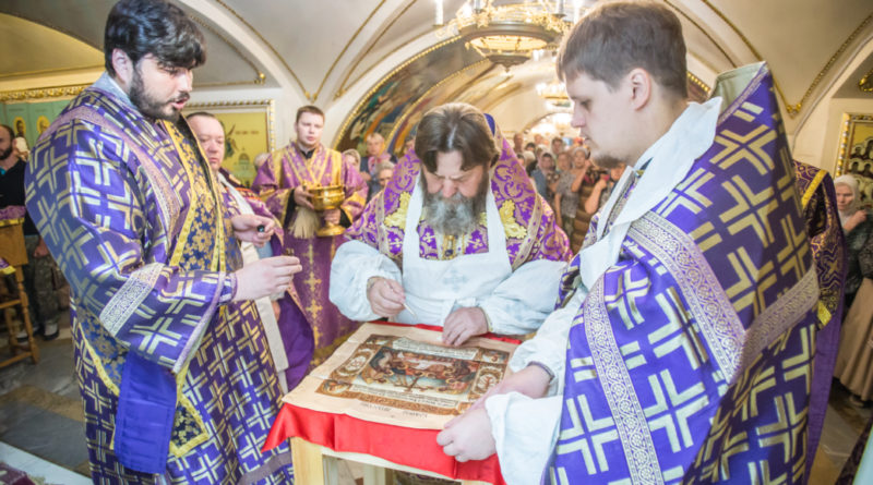 Состоялось освящение нижнего придела Александро-Невского собора