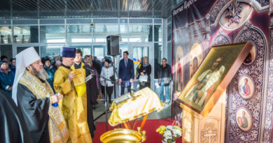 Состоялось открытие православной выставки-ярмарки, посвященной 195-летию Александро-Невского собора