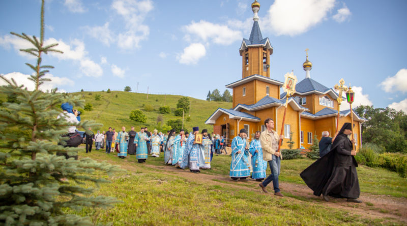 Митрополит Викторин посетил монашескую общину в ур. Паздеры