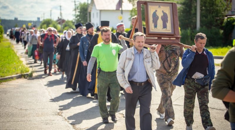 Состоялся крестный ход из Ижевска в Ризоположенский монастырь с. Люк