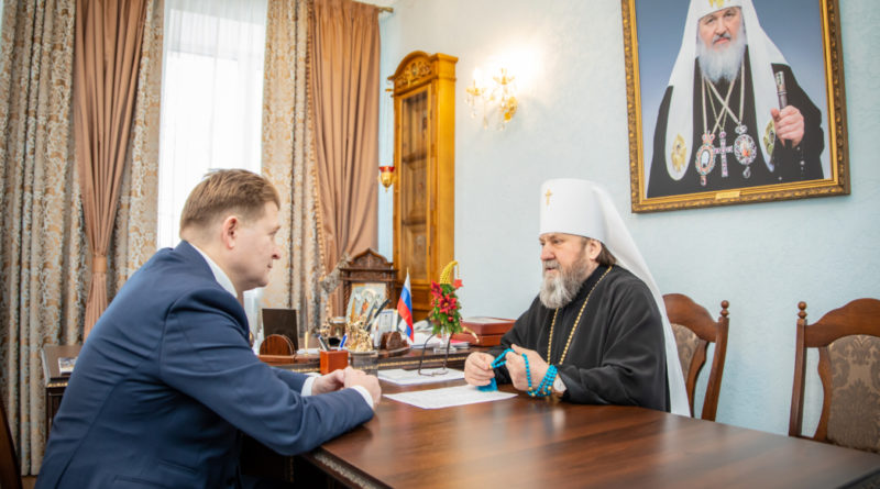 Митрополит Викторин обсудил вопросы взаимодействия с Главой Завьяловского района