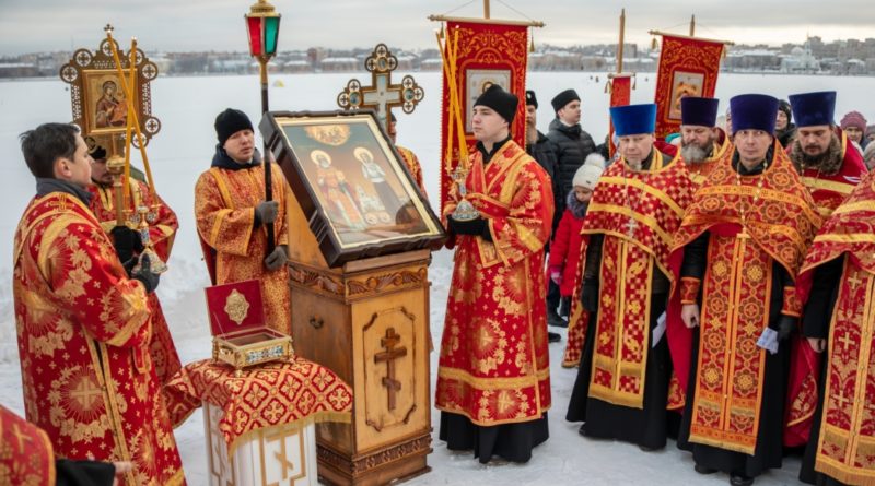 В Воткинске почтили память священномученика Николая и мученицы Варвары