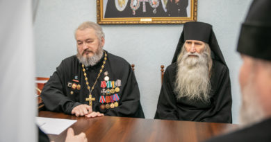 Митрополит Викторин встретился с героем Советского Союза монахом Киприаном (Бурковым)