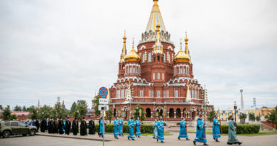 По случаю Дня памяти и скорби по улицам Ижевска прошел крестный ход