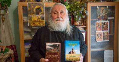 К 75-летию протодиакон Михаил Атаманов выпустил четыре книги