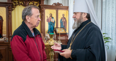 Митрополит Викторин наградил епархиальной медалью Почетного гражданина Увинского района