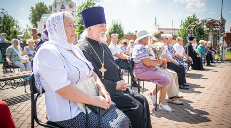 Состоялось чествование семейных пар в День семьи, любви и верности