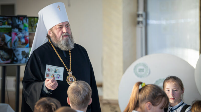 Митрополит Викторин встретился с детьми, участвующими в акции "Белый цветок"