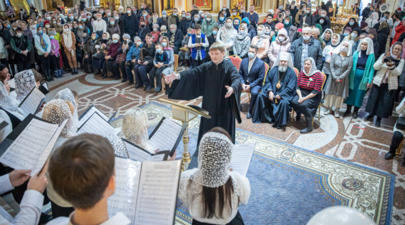 Акция "Белый цветок" завершилась благотворительной ярмаркой