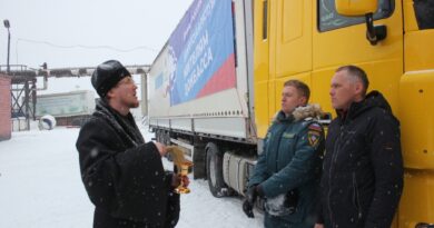 Священнослужитель благословил груз гуманитарной помощи, отправившийся из Удмуртии в Донбасс
