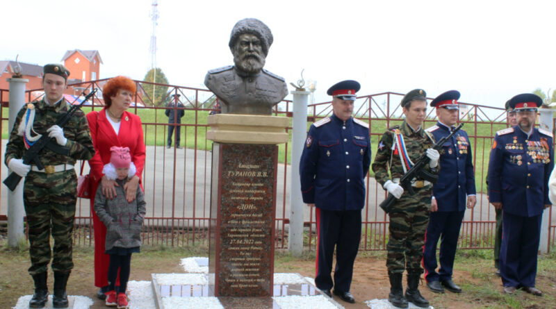 Митрополит Викторин принял участие в открытии памятника В. Туранову в Вавоже