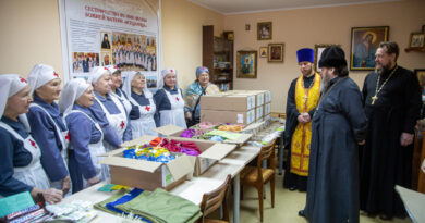 Подарки ко Дню защитника отечества для участников СВО собрали в Свято-Троицком соборе