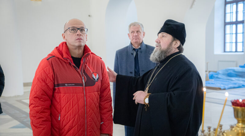 Глава Удмуртии посетил Благовещенский собор Воткинска