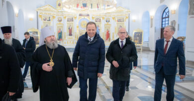 Полномочный представитель Президента И.А. Комаров посетил Благовещенский собор Воткинска