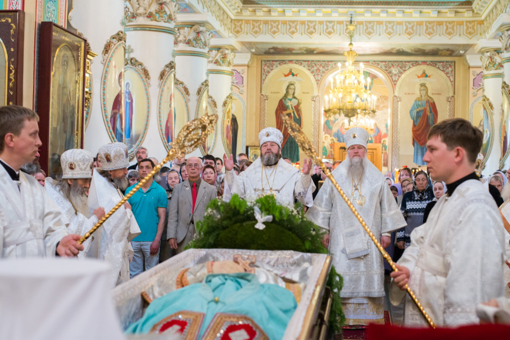 В Александро-Невском кафедральном соборе состоялось отпевание и погребение митрополита Николая (Шкрумко)