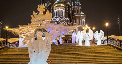У Михайловского собора открыт парк ледовых Архангелов и ангелов