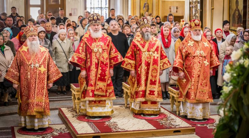 Литургия в Михайловском соборе открыла программу мероприятий выставки-форума «Радость Слова»