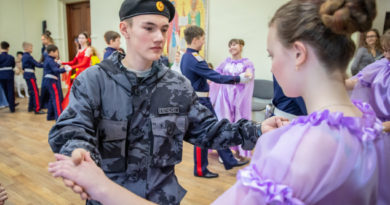 В Духовно-просветительском центре прошел казачий кадетский бал