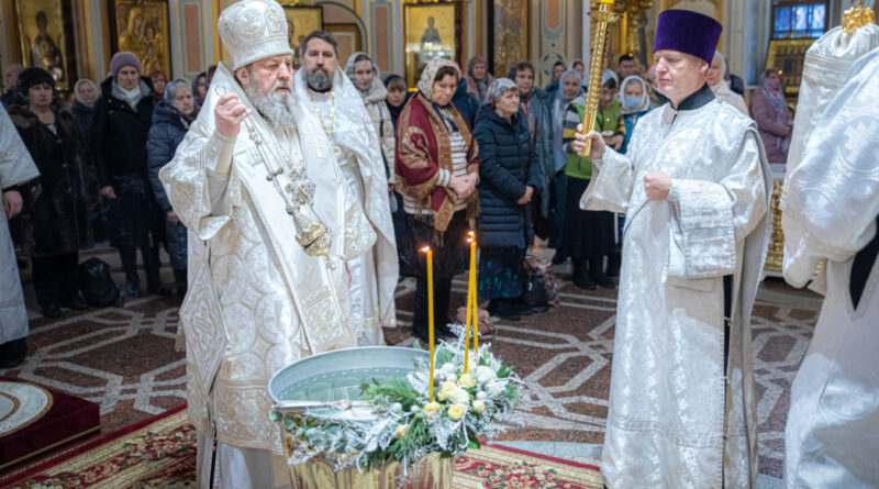 Служение митр. Викторина в крещенский сочельник