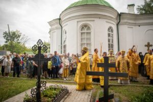 В день памяти равноапостольной Ольги митрополит Викторин совершил литургию в Воскресенском храме Сарапула