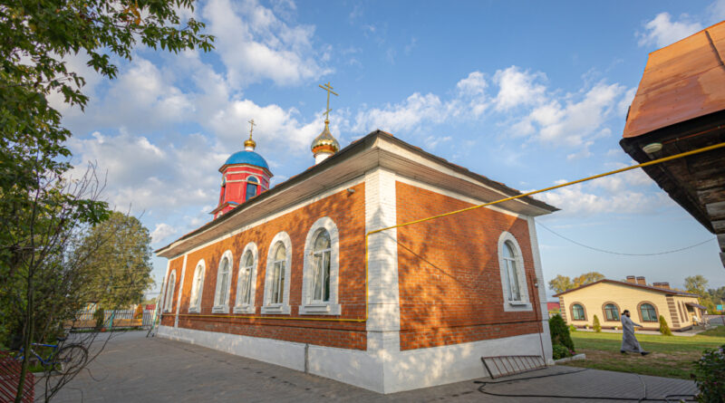 Архипастырское служение в посёлке Кизнер