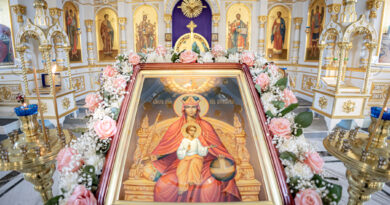 Память явления иконы Божией Матери Державная